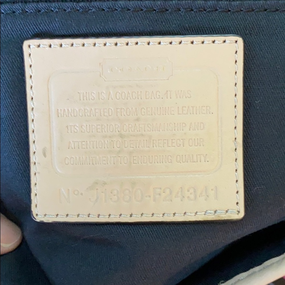 COACH METRO SAFFIANO LEATHER TOTE (F24341) - Picture 3 of 4